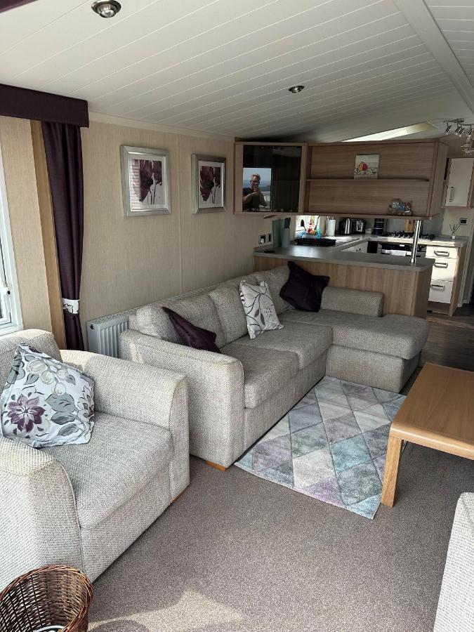 Sea Breeze Cabin Poole Exteriér fotografie